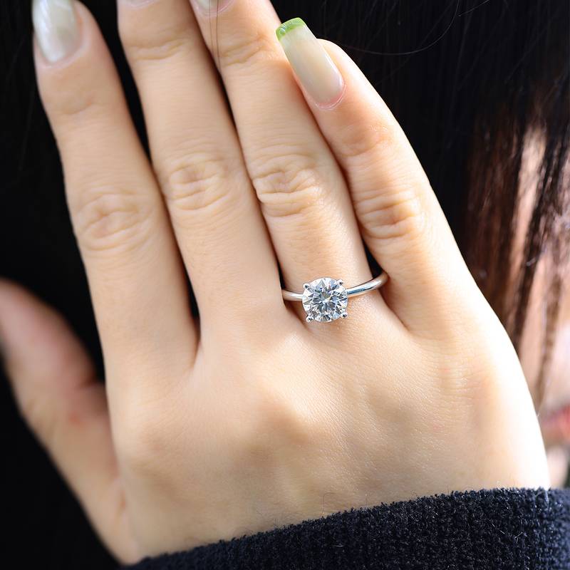 Classic圆形S925银镀白金MoissaniteWomen's Ring2.0ctD级